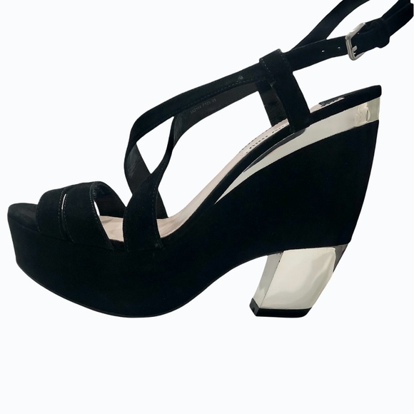MIU MIU BLACK SUEDE AND MIRROR PLATFORM SANDALS - Picture 6 of 16